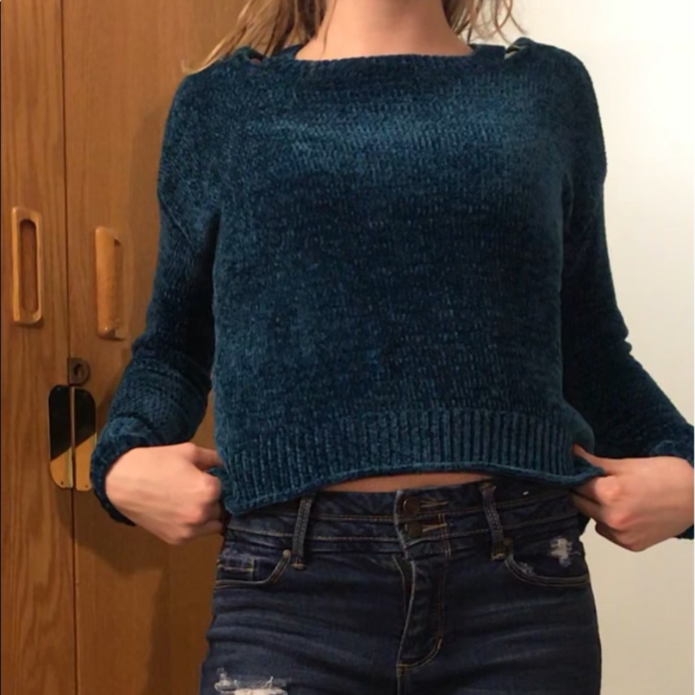 Blue cropped sweater with slits by neck